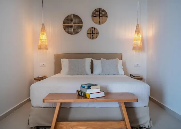 Lorraine's Boutique * Lourdata (Kefalonia)