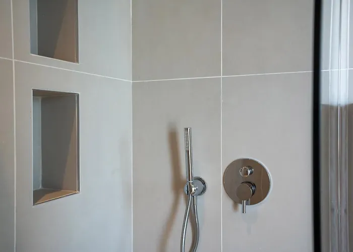 Lorraine's Boutique * Lourdata (Kefalonia)