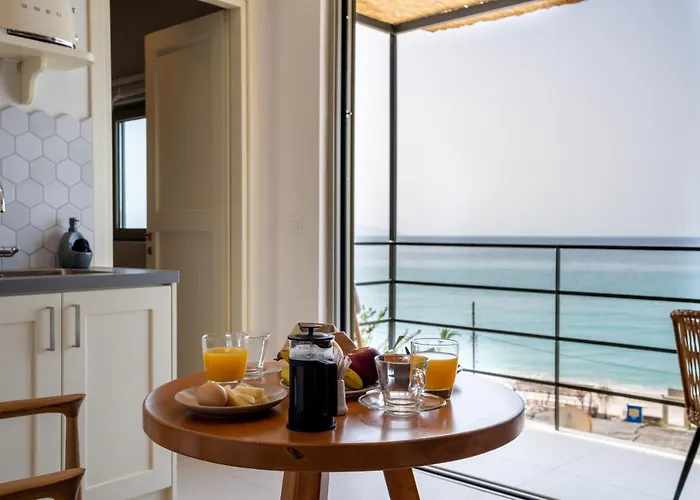 Lorraine's Boutique *