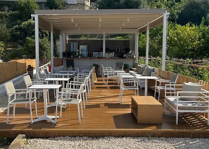 Lorraine's Boutique Lourdata (Kefalonia)