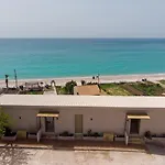 Lorraine's Boutique * לואורדטה