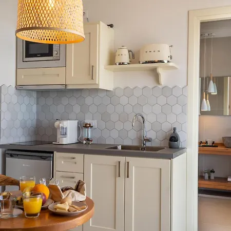 Lorraine'S Boutique Suites لورداهاتا