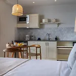 Lorraine's Boutique Apartament *