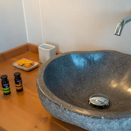 Lorraine'S Boutique Suites Apartment Lourdata (Kefalonia)