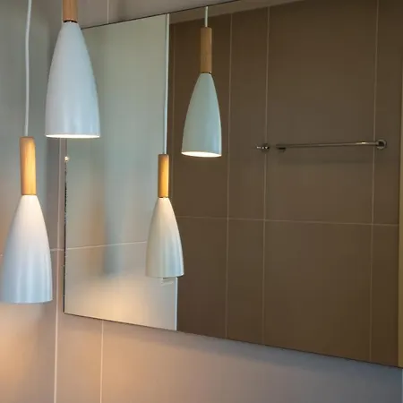 Lorraine'S Boutique Suites Apartment *