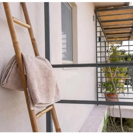 Lorraine's Boutique Apartment Lourdata (Kefalonia)