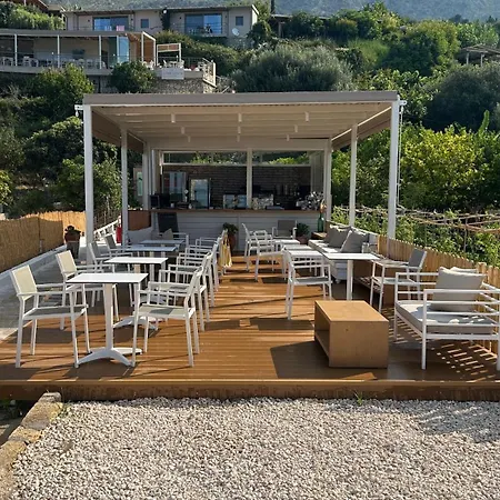 Lorraine's Boutique Lourdata (Kefalonia)