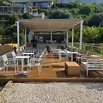 Lorraine's Boutique Λουρδάτα