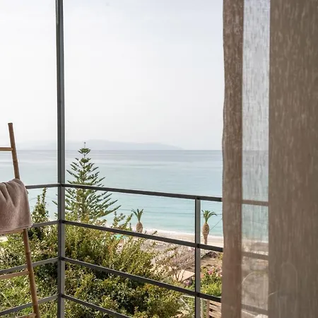 Thea Beachfront In Lourdas Apartment *