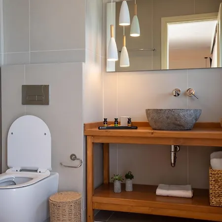 Apartment Thea Beachfront In Lourdas