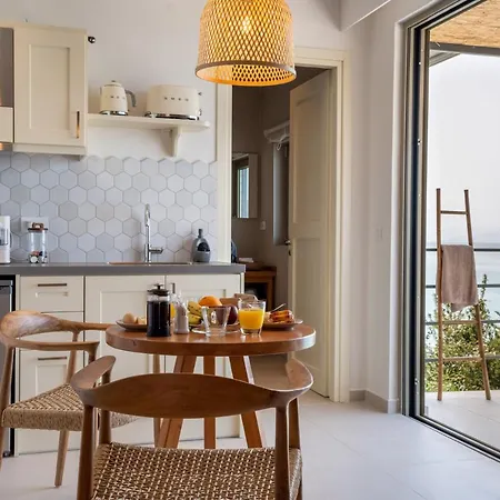 Thea Beachfront In Lourdas * Lourdata (Kefalonia)