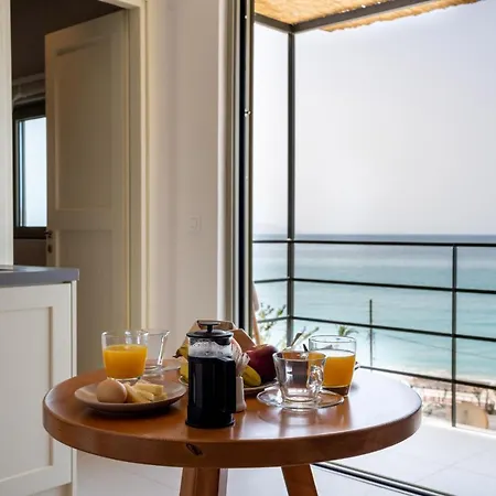 Thea Beachfront In Lourdas *