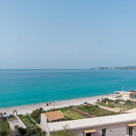 Thea Beachfront In Lourdas *