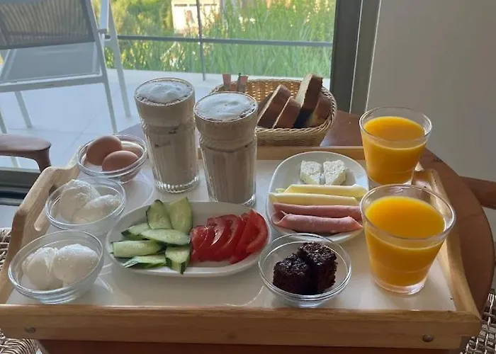 Lorraine's Boutique 로우드하타